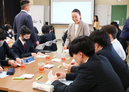 福島県川俣町と福島信用金庫の地域創生コラボ事業として、県立川俣高等学校にて、男女生徒に向け生理セミナーを開催